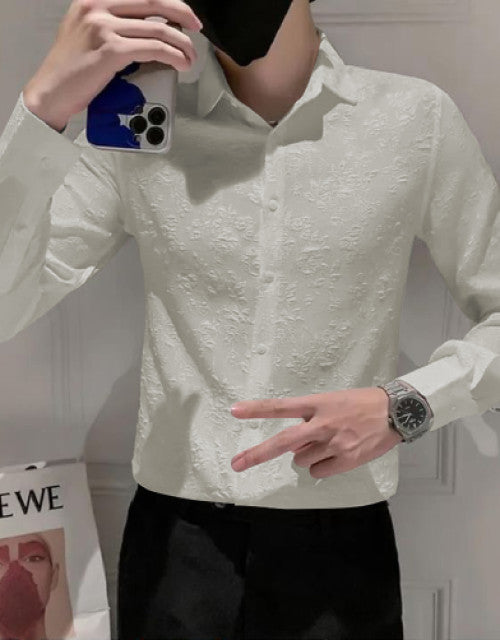 Men Regular Fit Solid Spread Collar Casual Shirt